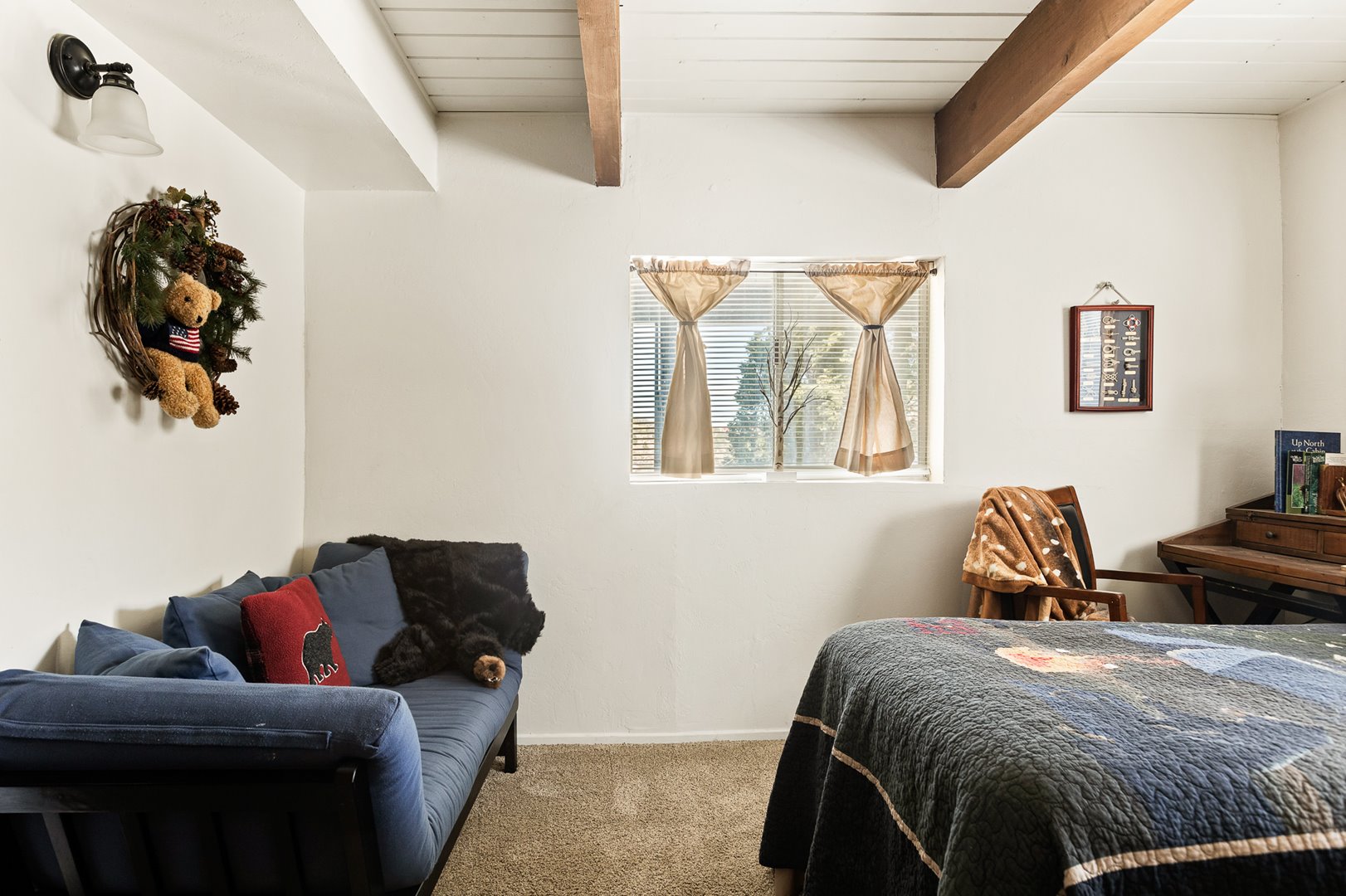 Desirable Palisades Charmer with Views Arrowhead Rentals